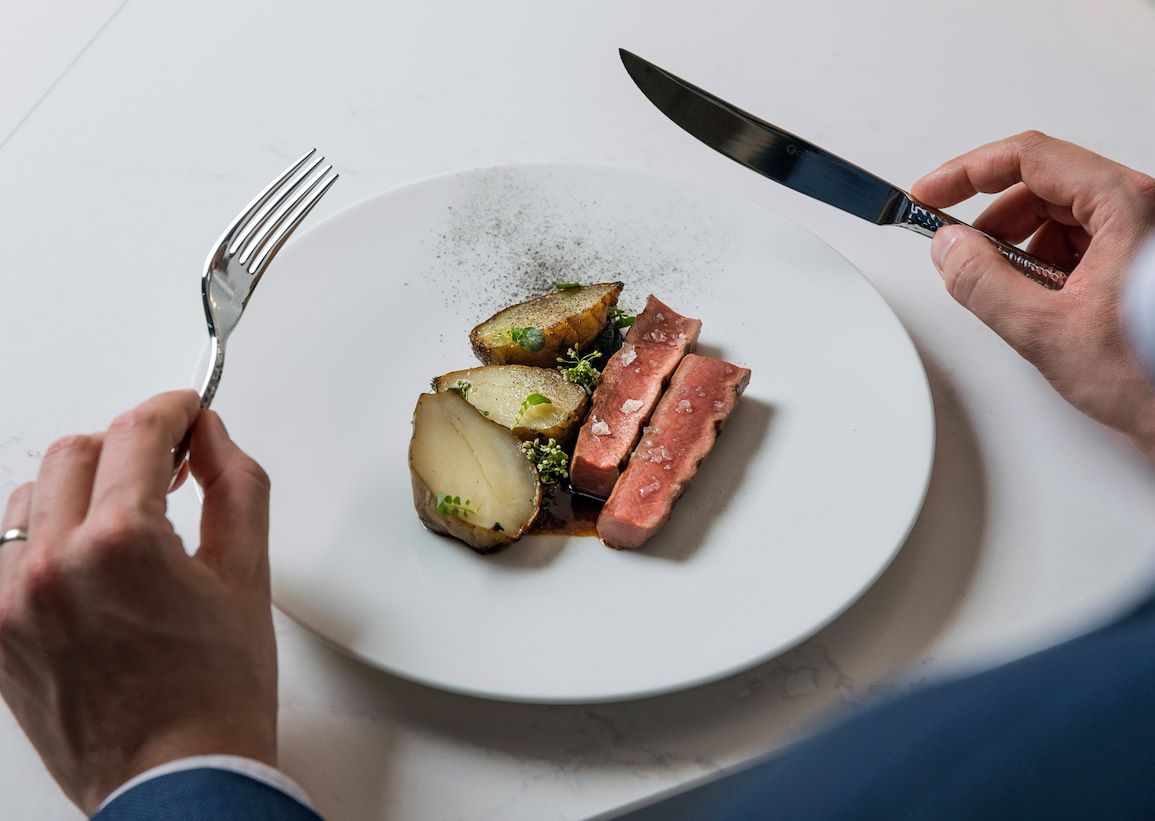 home-first-snippet-dining-img